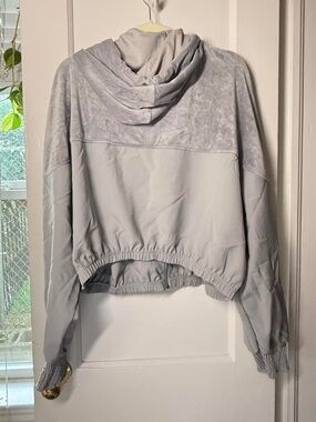 Premme Cropped Velvet Hoodie
